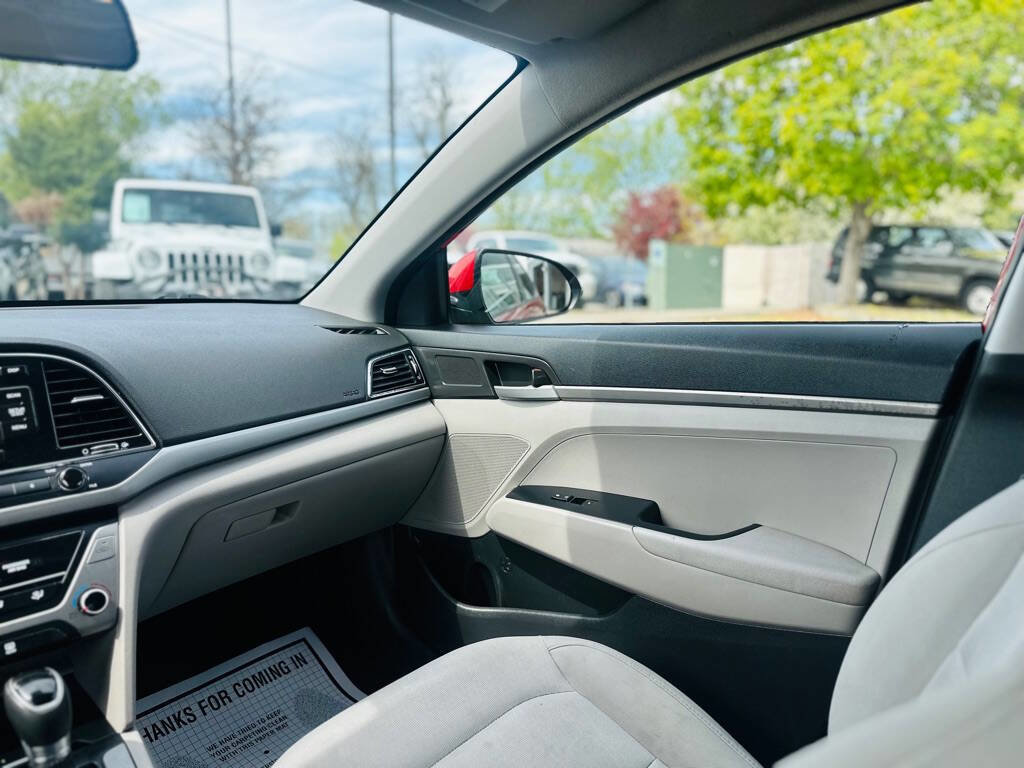 Used 2017 Hyundai Elantra SE image 13