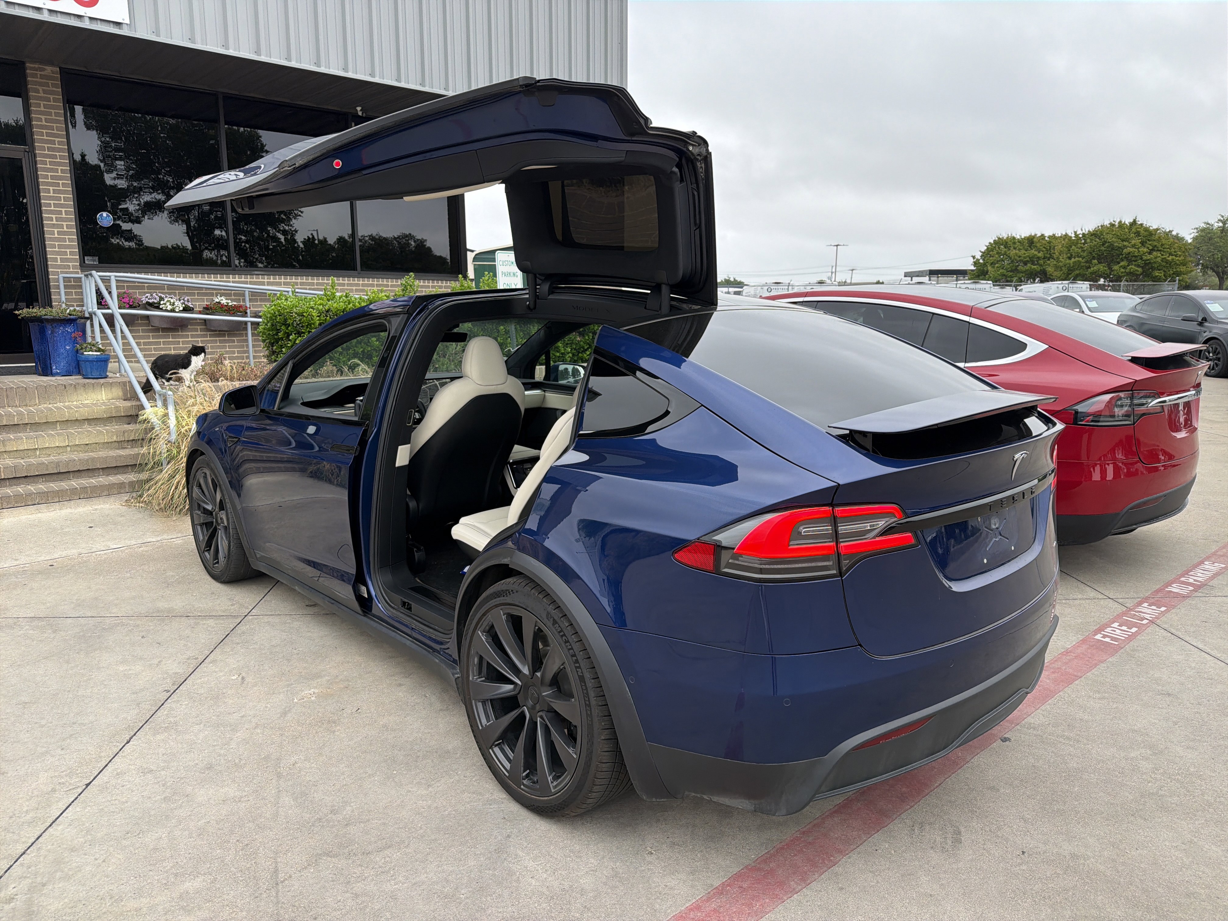 Used 2022 Tesla Model X Plaid image 10