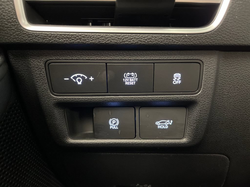 Certified 2025 Hyundai Sonata Limited FWD image 30