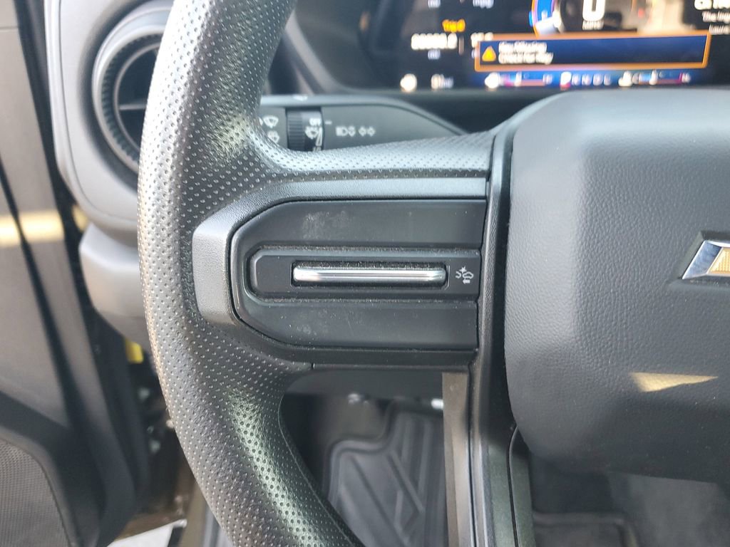 Used 2024 Chevrolet Colorado W/T image 18