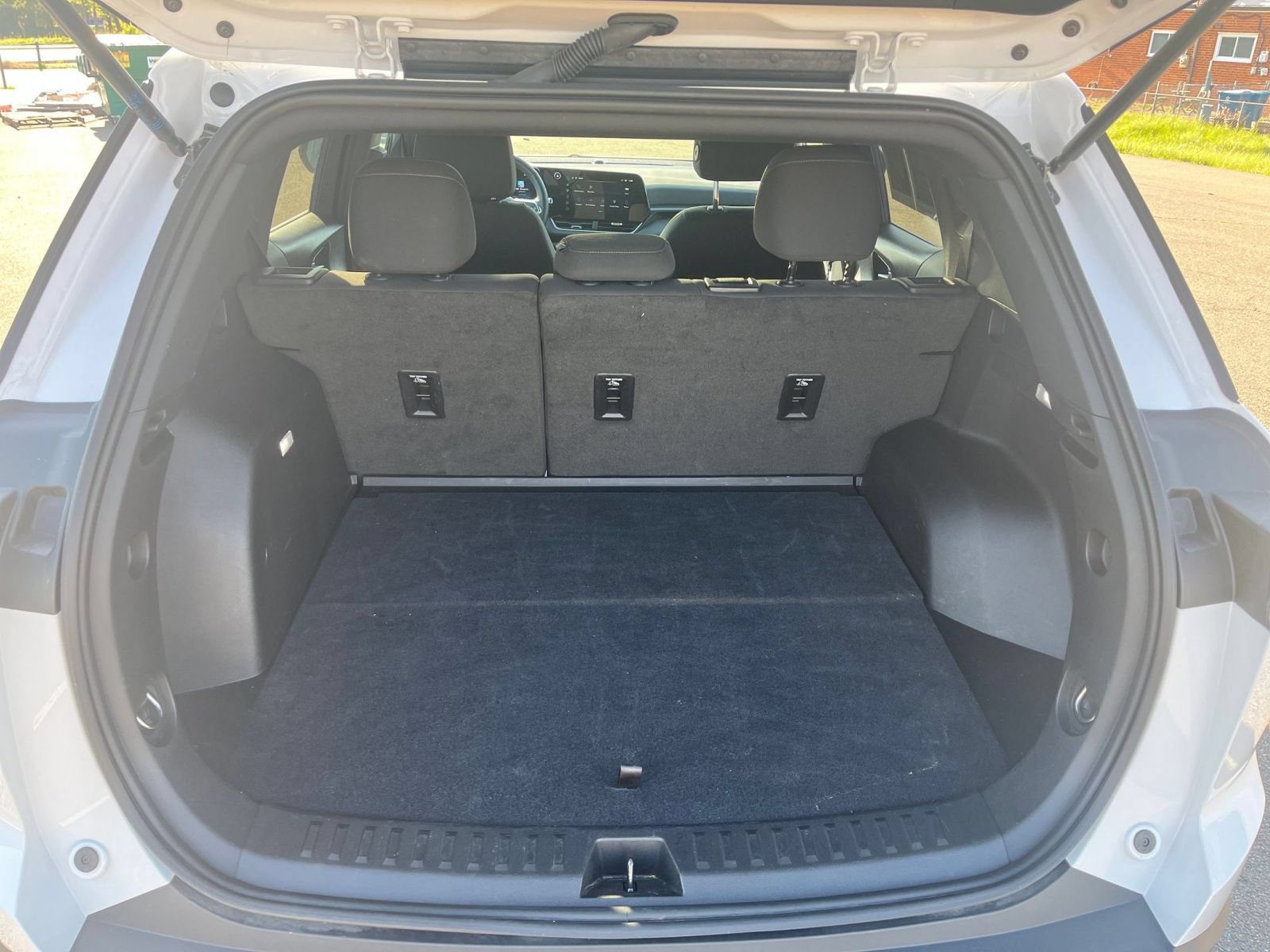 Used 2025 Chevrolet Equinox LT FWD image 30