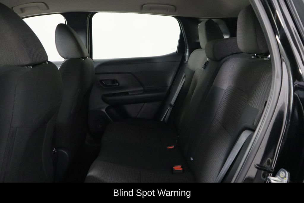 Used 2025 Nissan Kicks S w/ Charging Package image 8