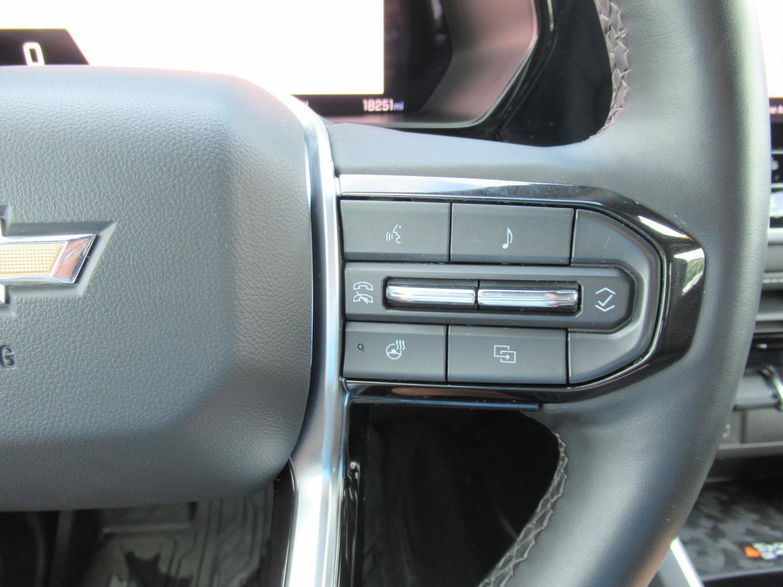 Used 2024 Chevrolet Colorado LT w/ LT Convenience Package III AWD/4WD image 26