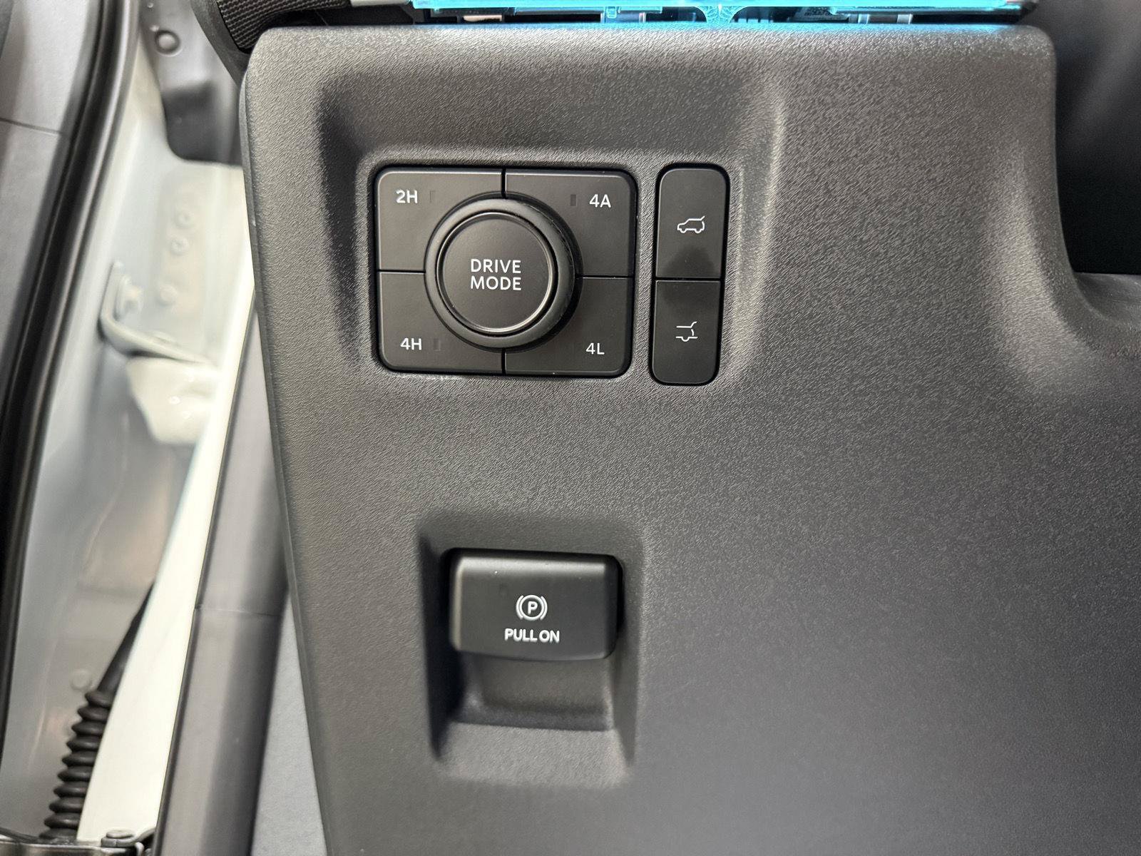 Used 2025 Ford Expedition Max Platinum AWD/4WD image 12