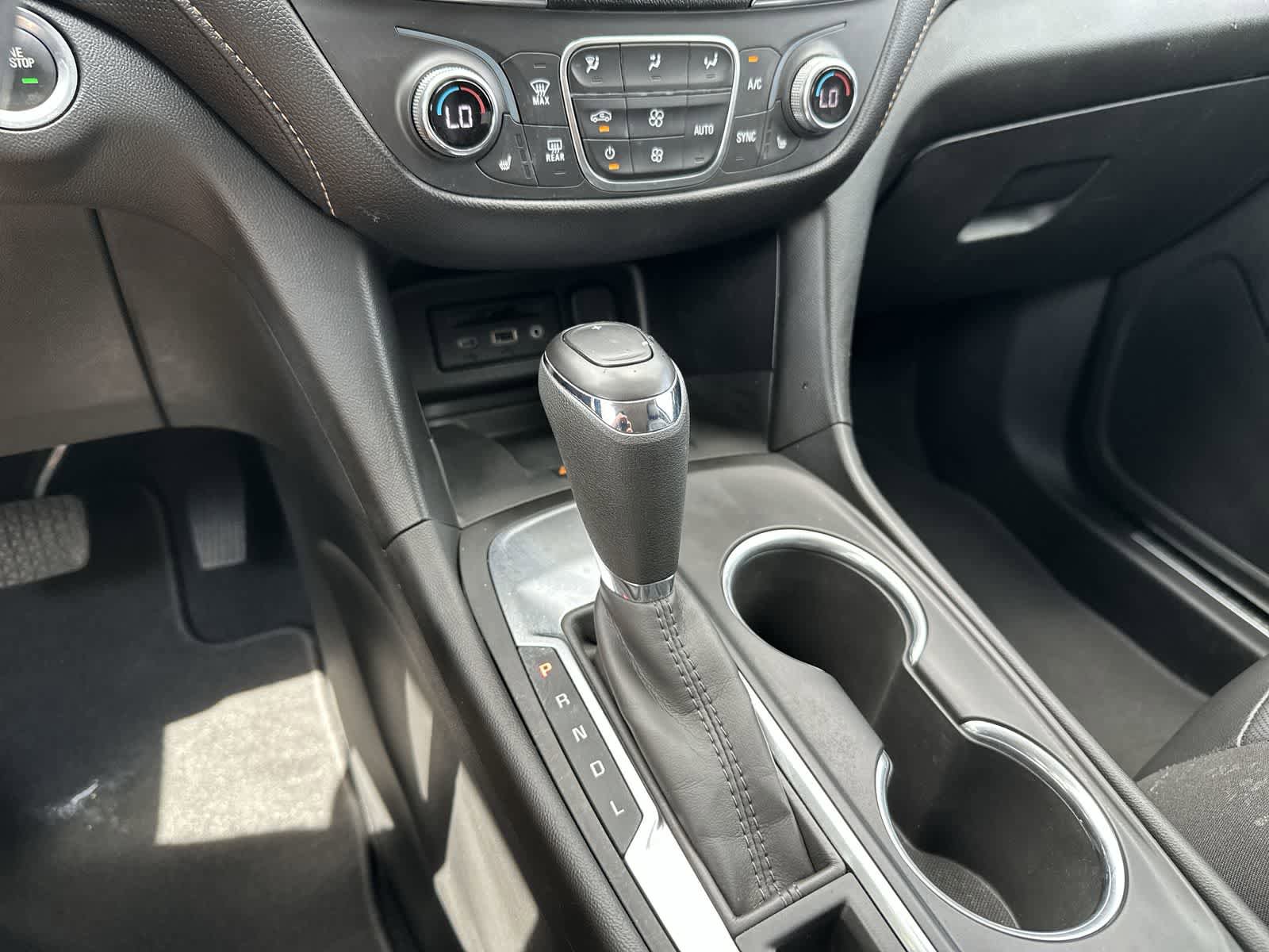 Used 2020 Chevrolet Equinox Premier FWD image 23