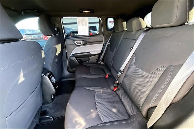 Certified 2025 Jeep Compass Sport image 28