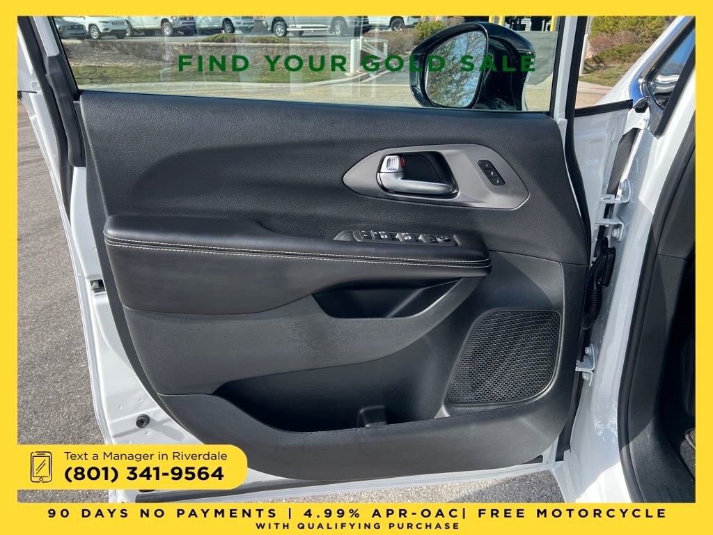 New 2026 Chrysler Pacifica Select image 10