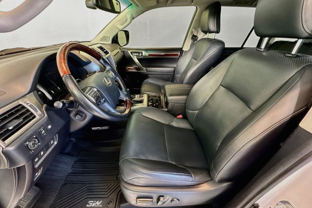 Used 2016 Lexus GX 460 Luxury AWD/4WD image 19
