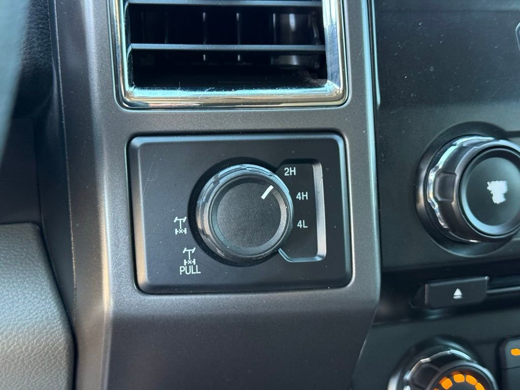 Used 2015 Ford F150 XLT w/ Trailer Tow Package image 10