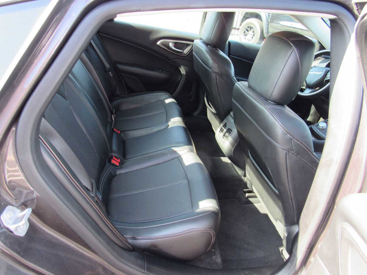 Used 2015 Chrysler 200 C w/ Navigation & Sound Group I image 9