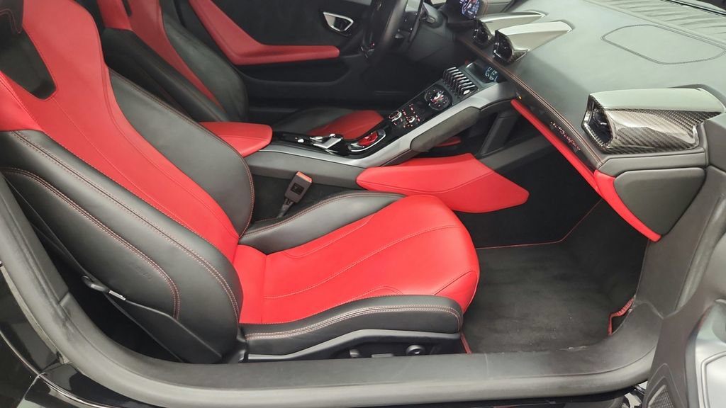 Used 2015 Lamborghini Huracan LP 610-4 AWD/4WD image 42
