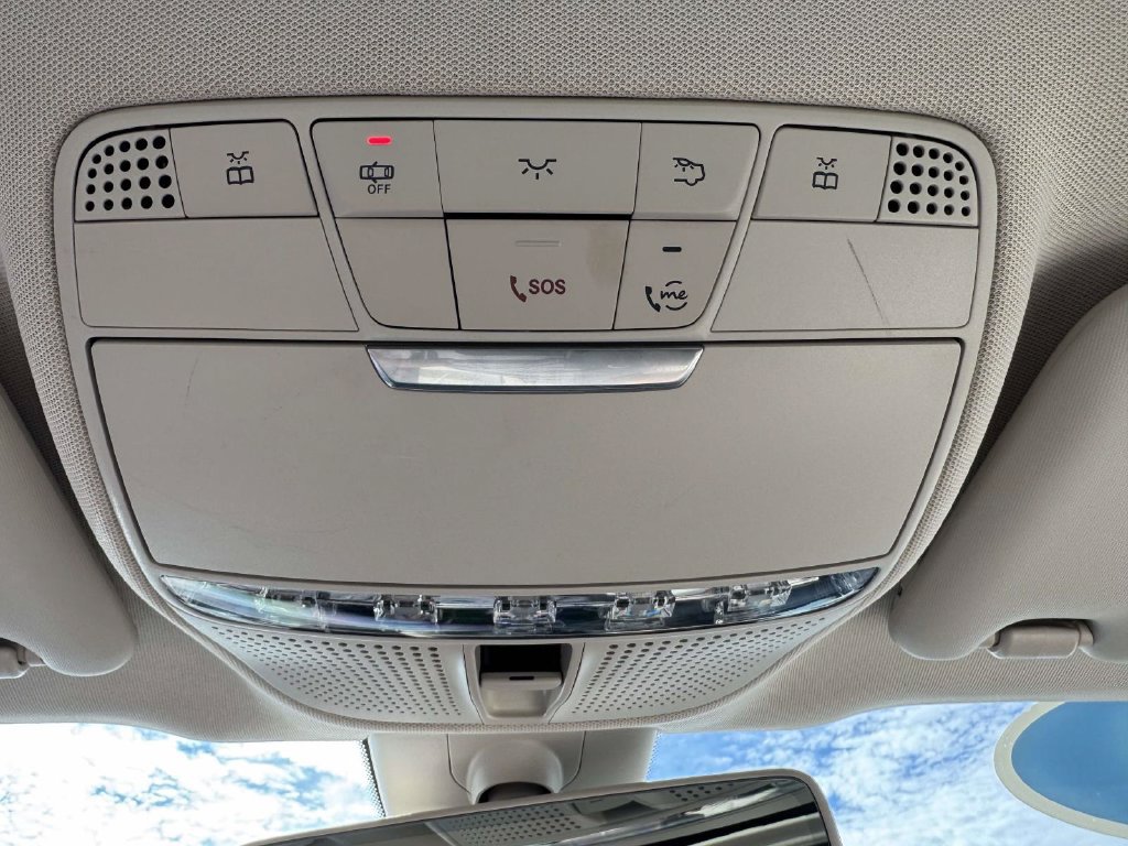 Used 2020 Mercedes-Benz E 350 4MATIC Sedan image 33