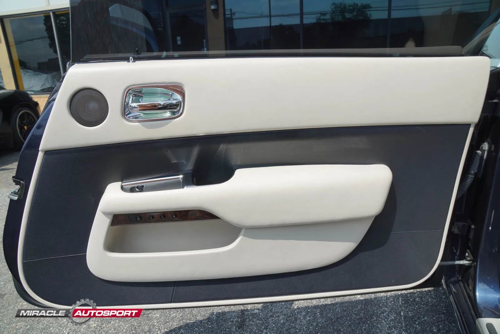 Used 2015 Rolls-Royce Wraith image 22