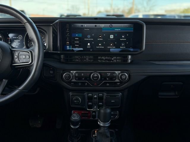 Used 2024 Jeep Gladiator Mojave w/ Convenience Group image 21