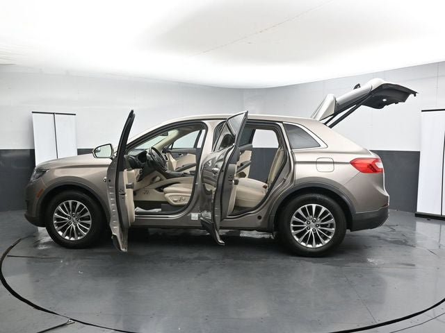 Used 2018 Lincoln MKX Select FWD image 38