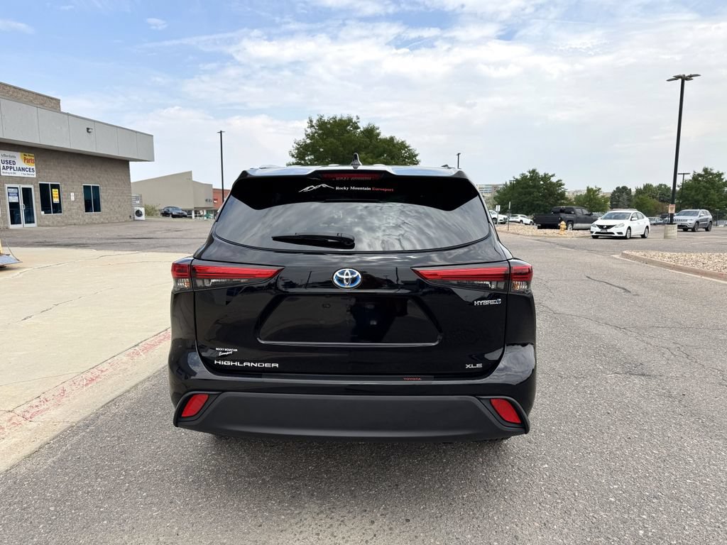 Used 2023 Toyota Highlander XLE AWD/4WD image 8