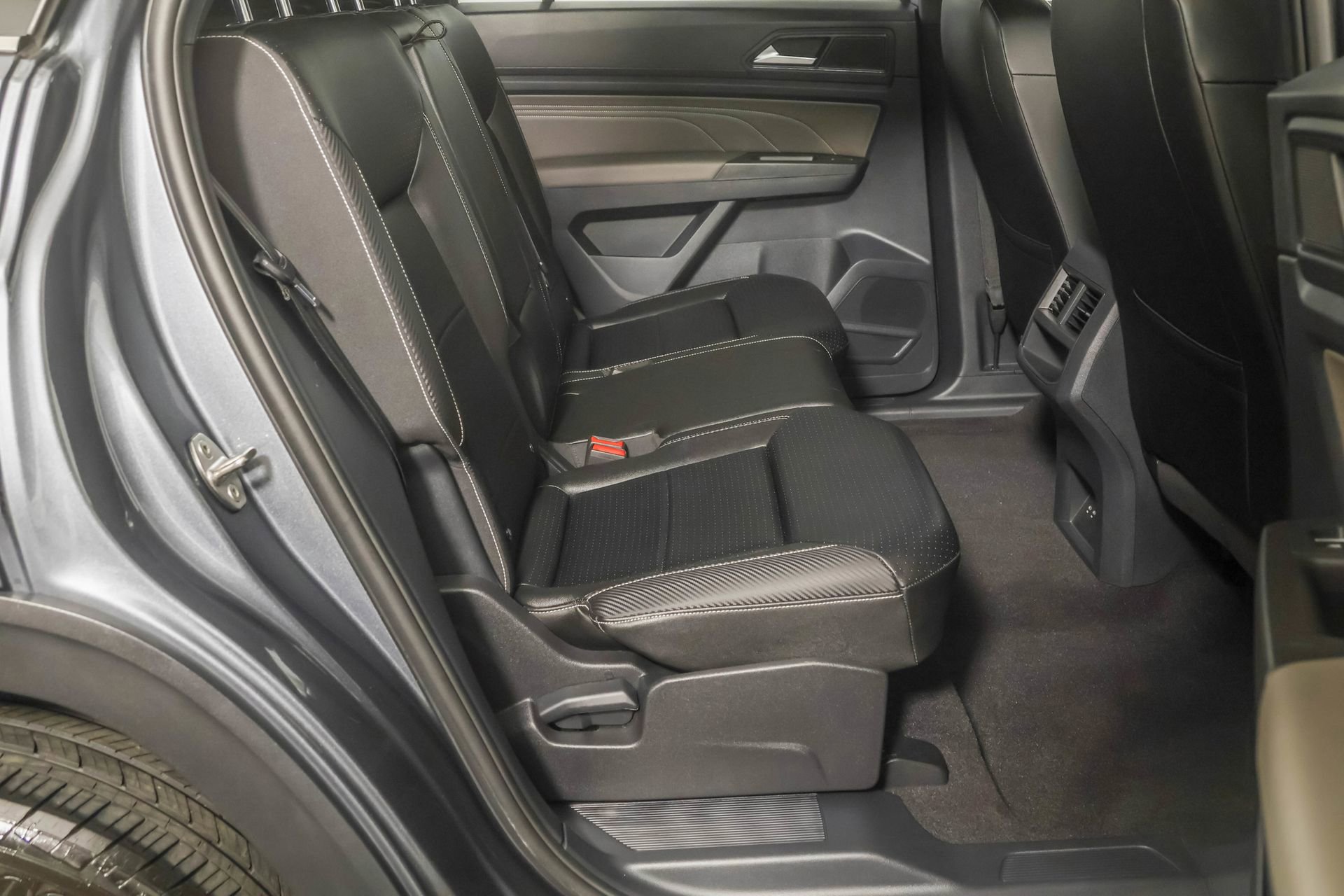 Used 2022 Volkswagen Atlas Cross Sport SE image 39
