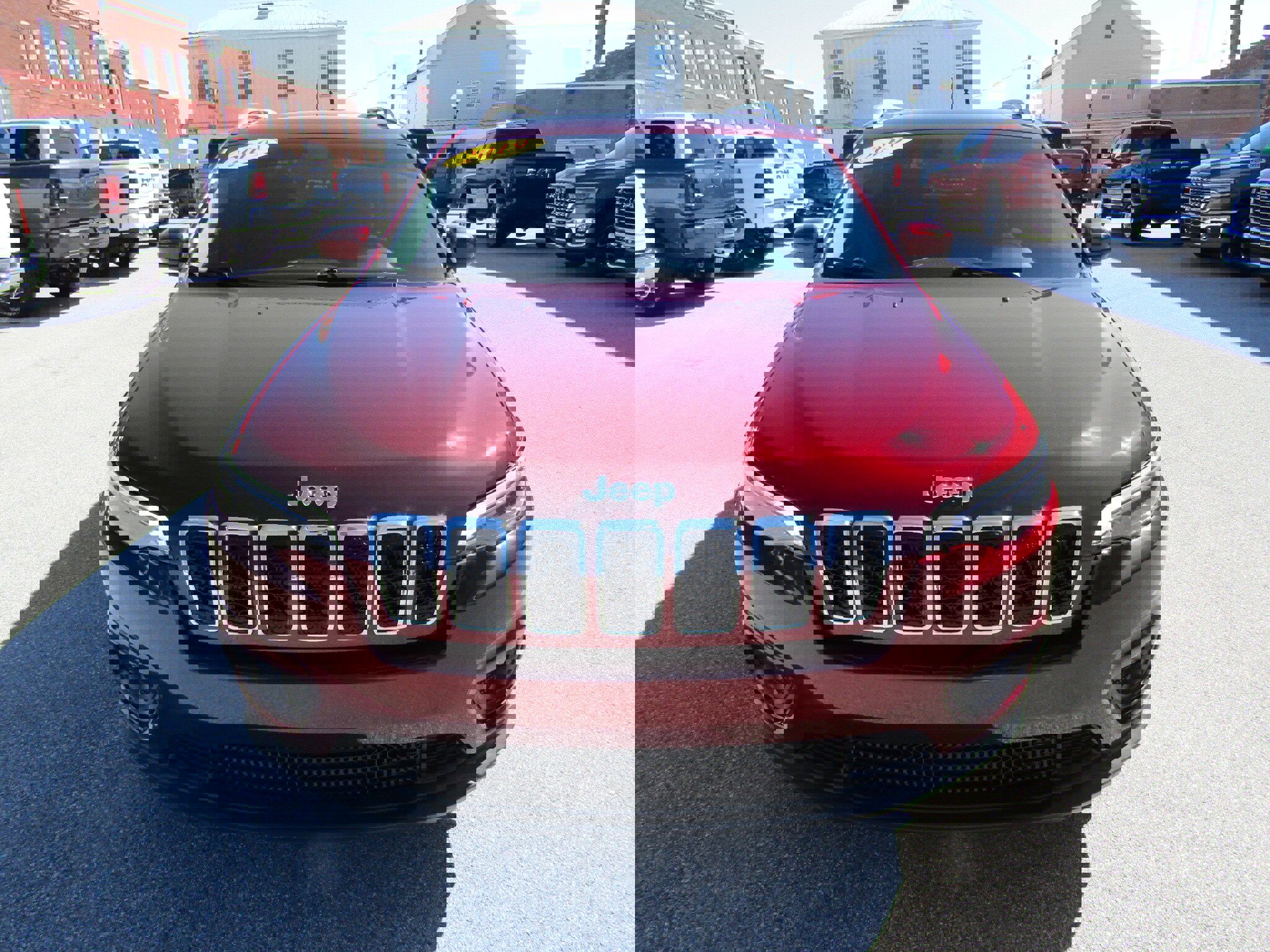 Used 2019 Jeep Cherokee Latitude w/ Cold Weather Group image 8