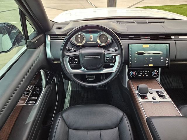 Used 2023 Land Rover Range Rover Long Wheelbase SE image 11