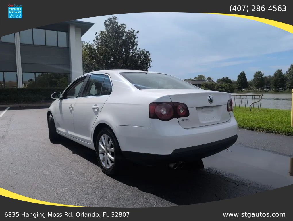 Used 2010 Volkswagen Jetta SE FWD image 3