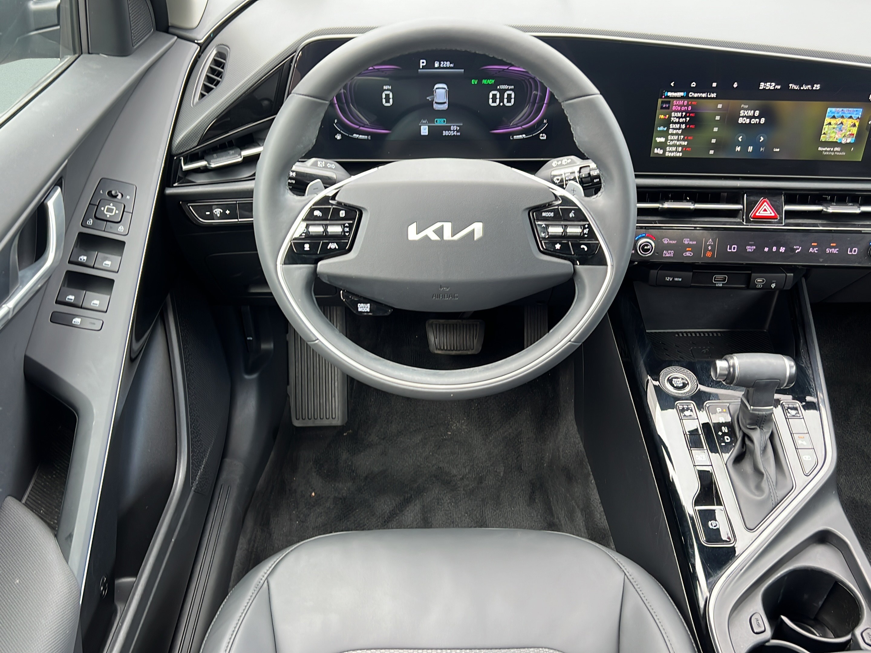 Used 2024 Kia Niro EX FWD image 15