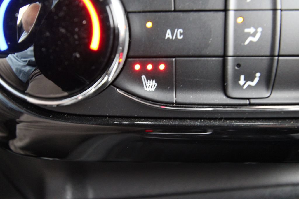 Used 2025 Chevrolet TrailBlazer ACTIV FWD image 12