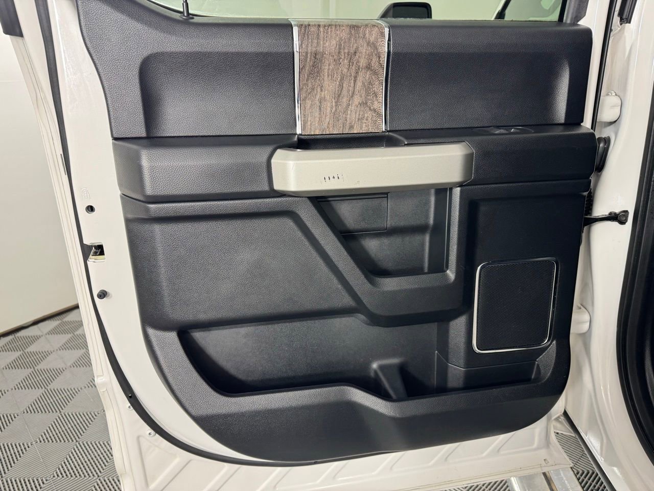 Used 2019 Ford F350 Lariat w/ Lariat Ultimate Package image 27