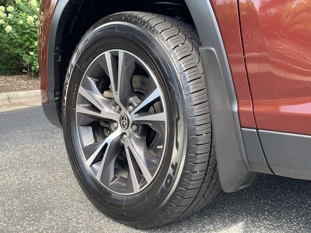 Certified 2019 Toyota Highlander LE AWD/4WD image 41