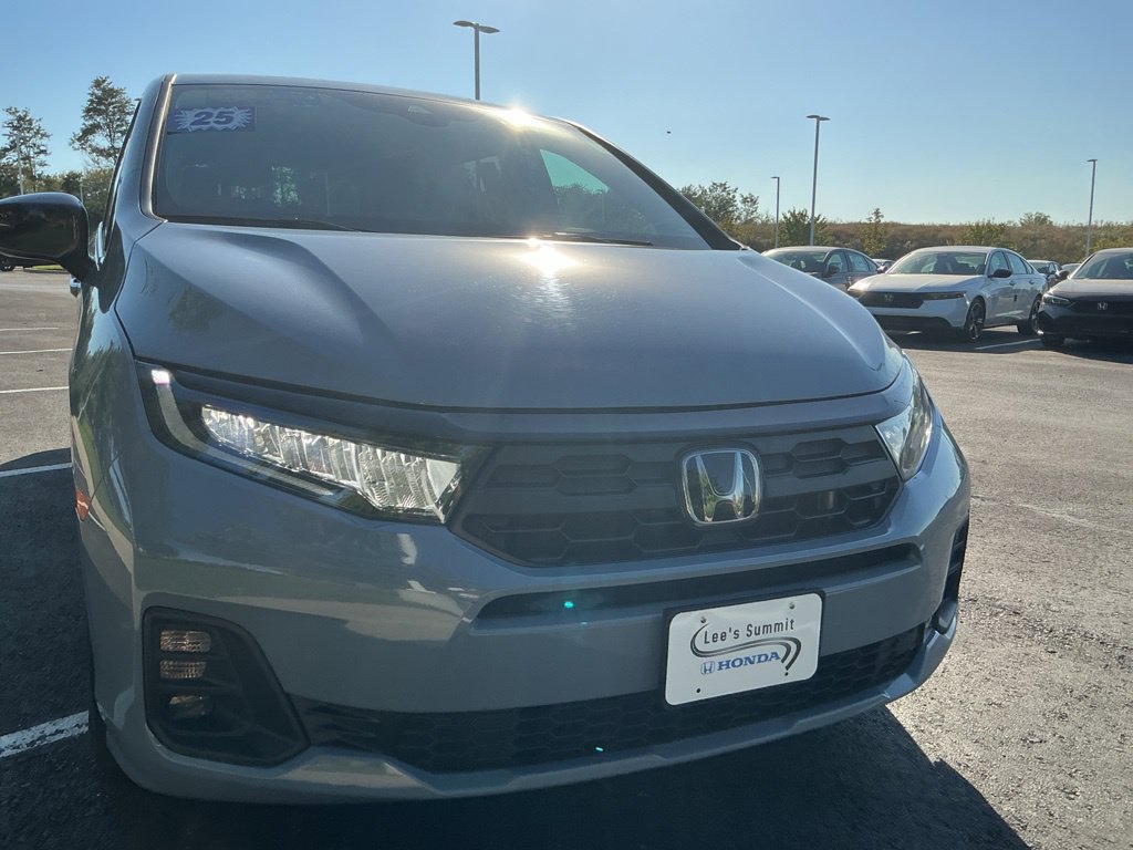Used 2025 Honda Odyssey Sport-L image 18