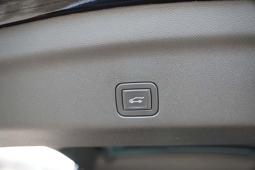 Certified 2023 GMC Yukon Denali image 23