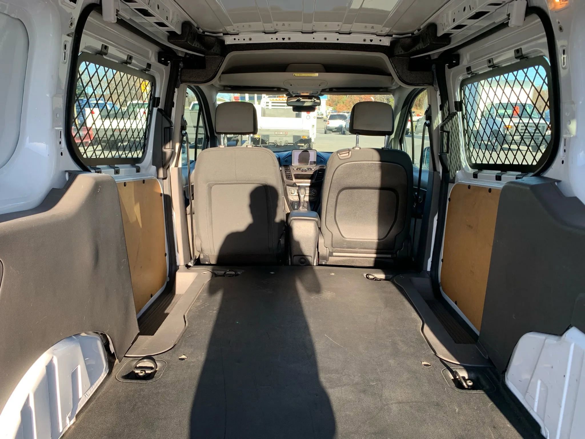 Used 2019 Ford Transit Connect XLT image 31