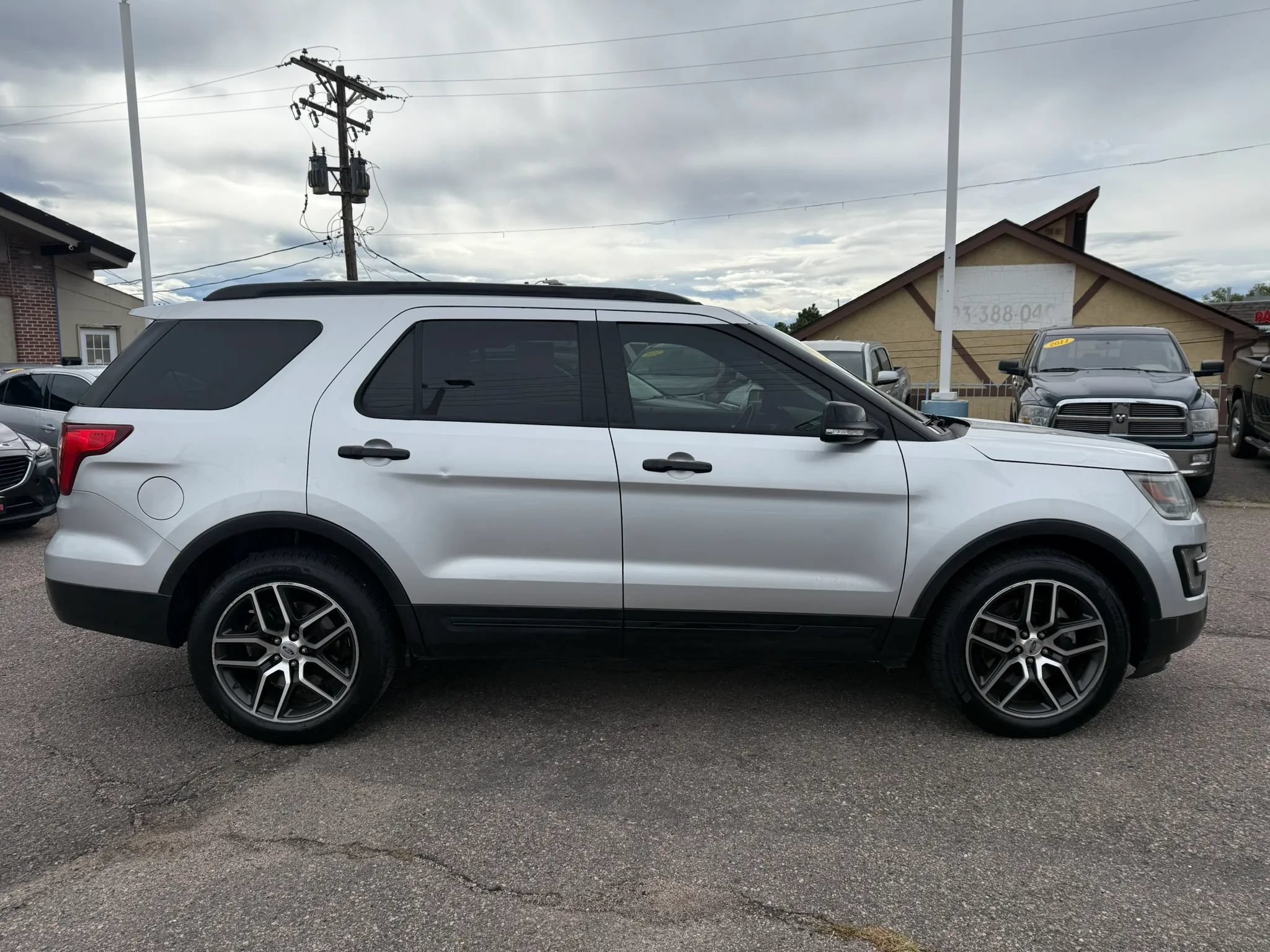 Used 2016 Ford Explorer Sport AWD/4WD image 9