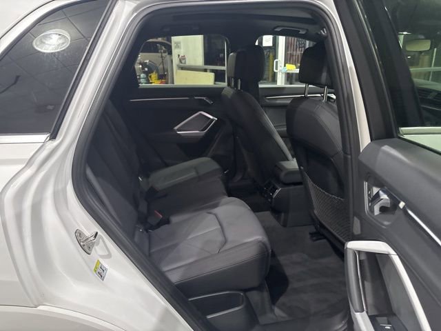 Used 2025 Audi Q3 2.0T Premium image 32