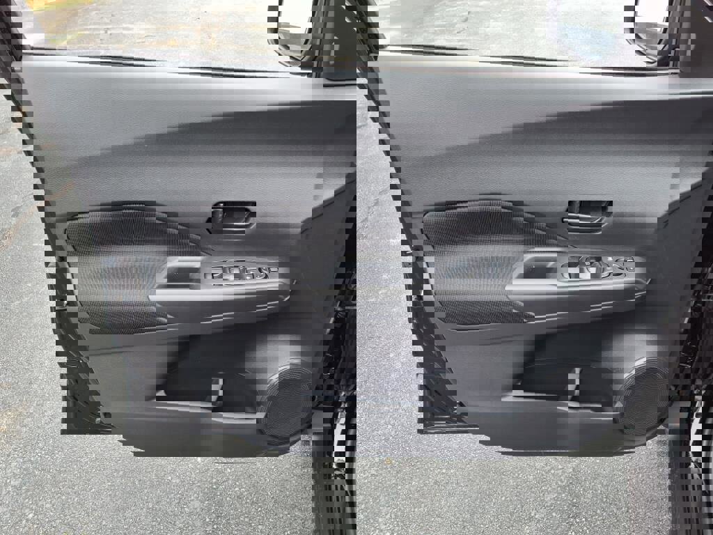 New 2025 Nissan Kicks Play S image 8