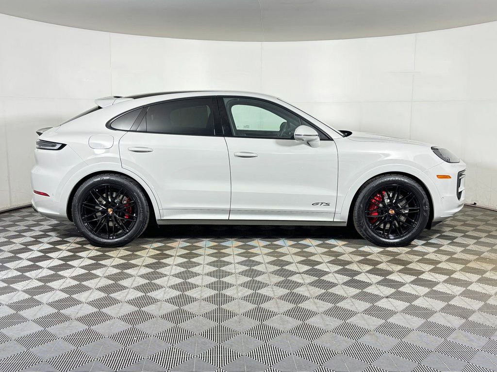 New 2026 Porsche Cayenne GTS AWD/4WD image 8