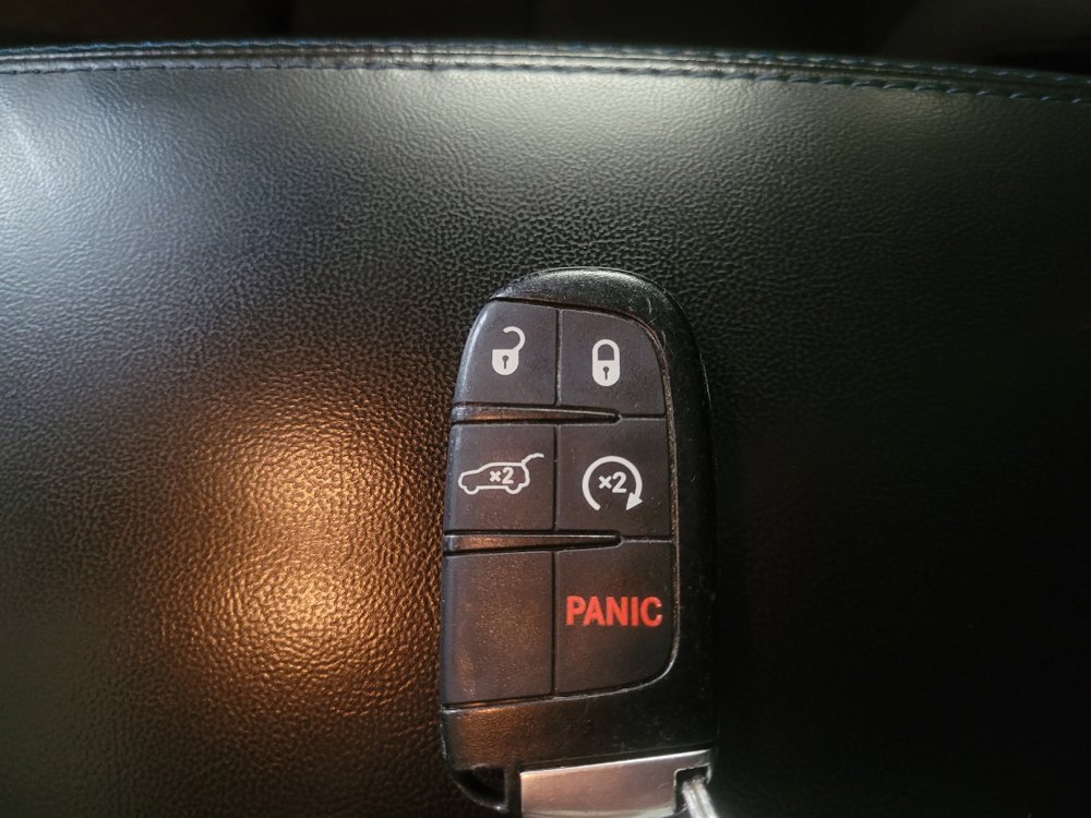Used 2018 Jeep Grand Cherokee Laredo AWD/4WD image 32