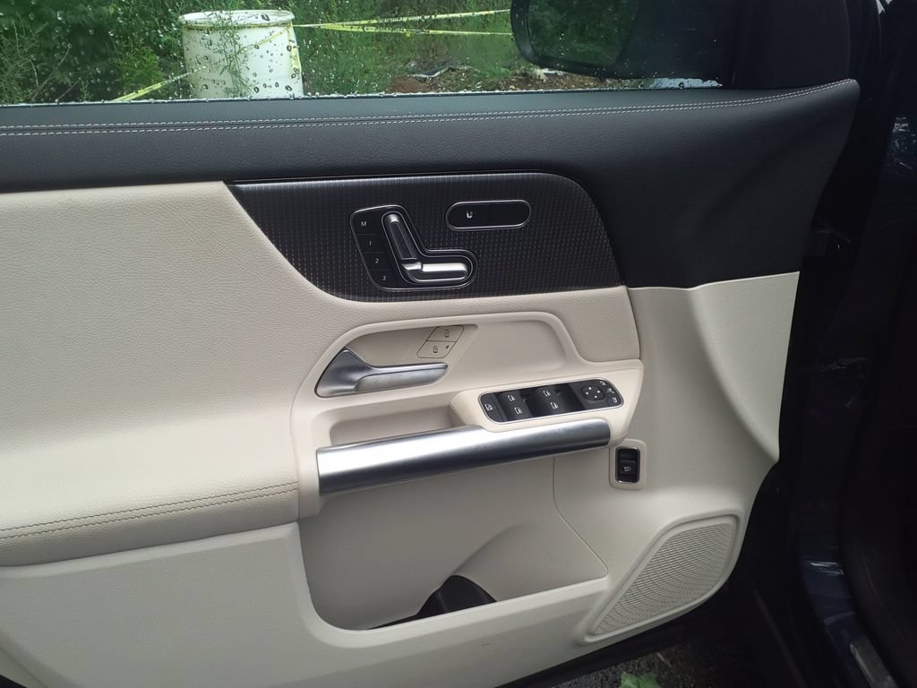 Certified 2023 Mercedes-Benz GLA 250 4MATIC image 19