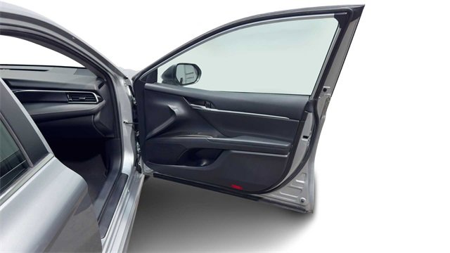 Used 2022 Toyota Camry SE image 9