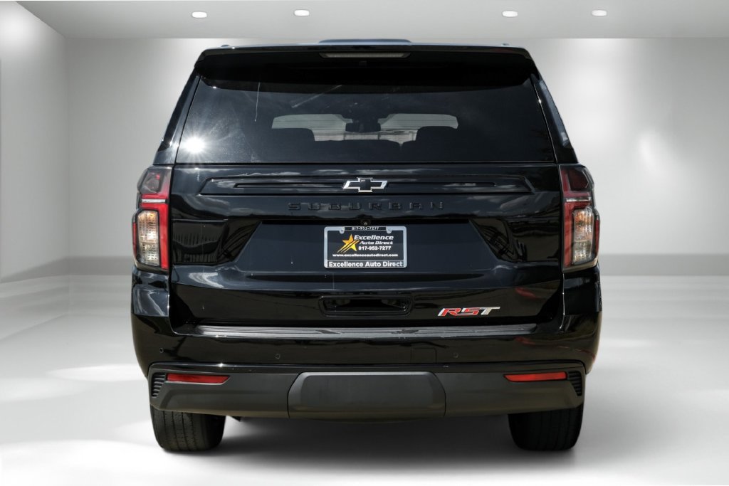Used 2023 Chevrolet Suburban RST w/ Luxury Package RWD image 9