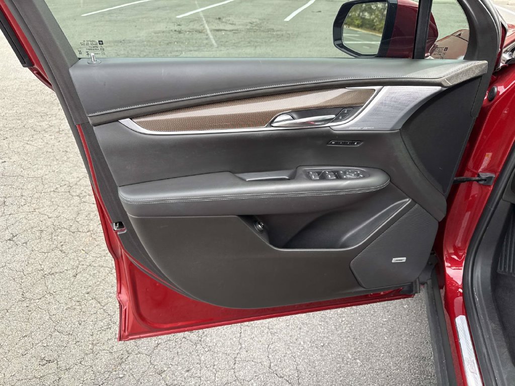 Used 2024 Cadillac XT6 Sport w/ Platinum Package AWD/4WD image 28