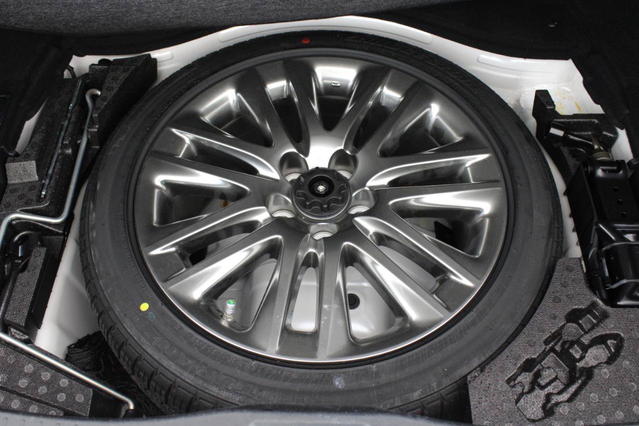 Used 2016 Lexus LS 460 w/ Comfort Package RWD image 80