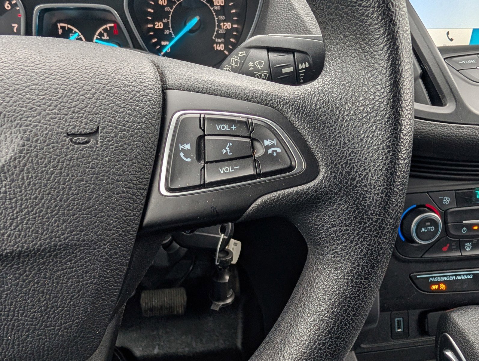 Used 2018 Ford Escape SE w/ Ford Safe & Smart Package image 22