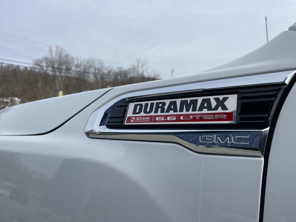 Used 2023 GMC Sierra 3500 Denali w/ Denali Ultimate Package image 10