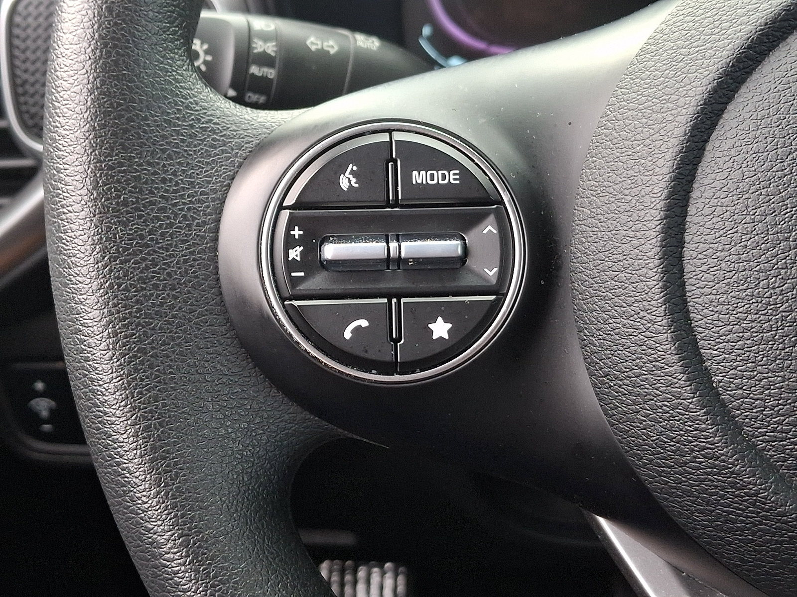 Used 2024 Kia Soul LX w/ LX Technology Package FWD image 21