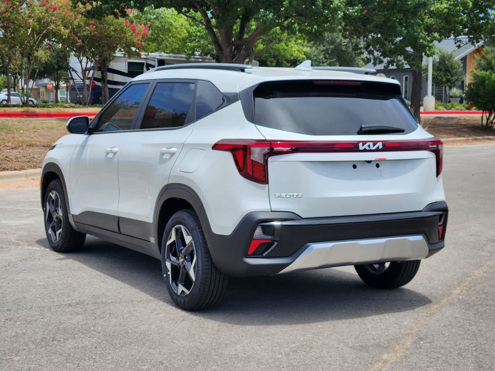 New 2026 Kia Seltos S FWD image 3