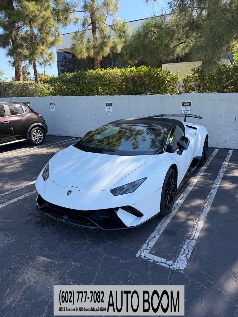 Used 2019 Lamborghini Huracan Performante AWD/4WD image 1