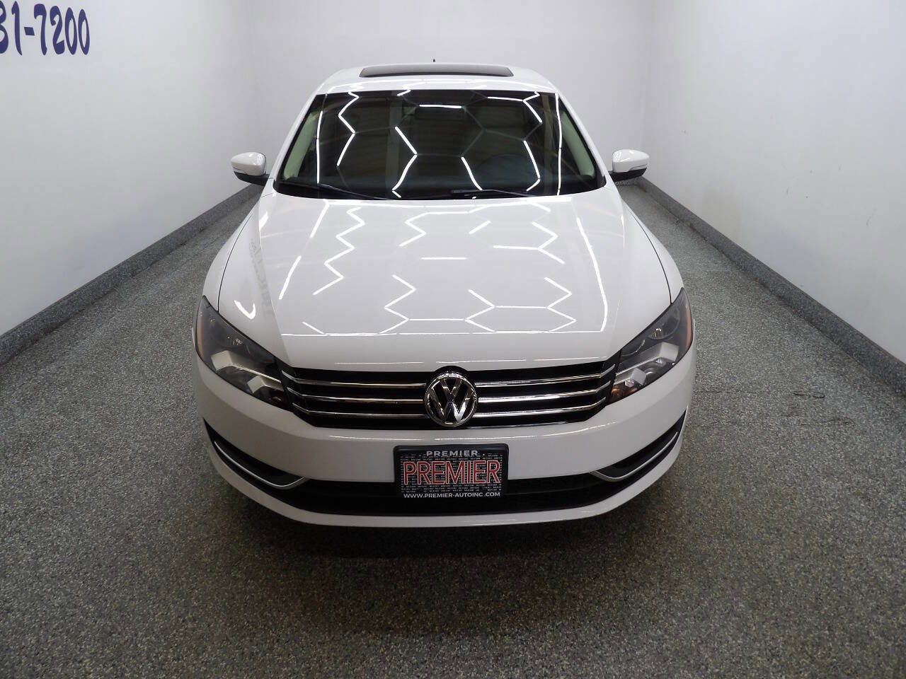 Used 2013 Volkswagen Passat 2.5 SE FWD image 2