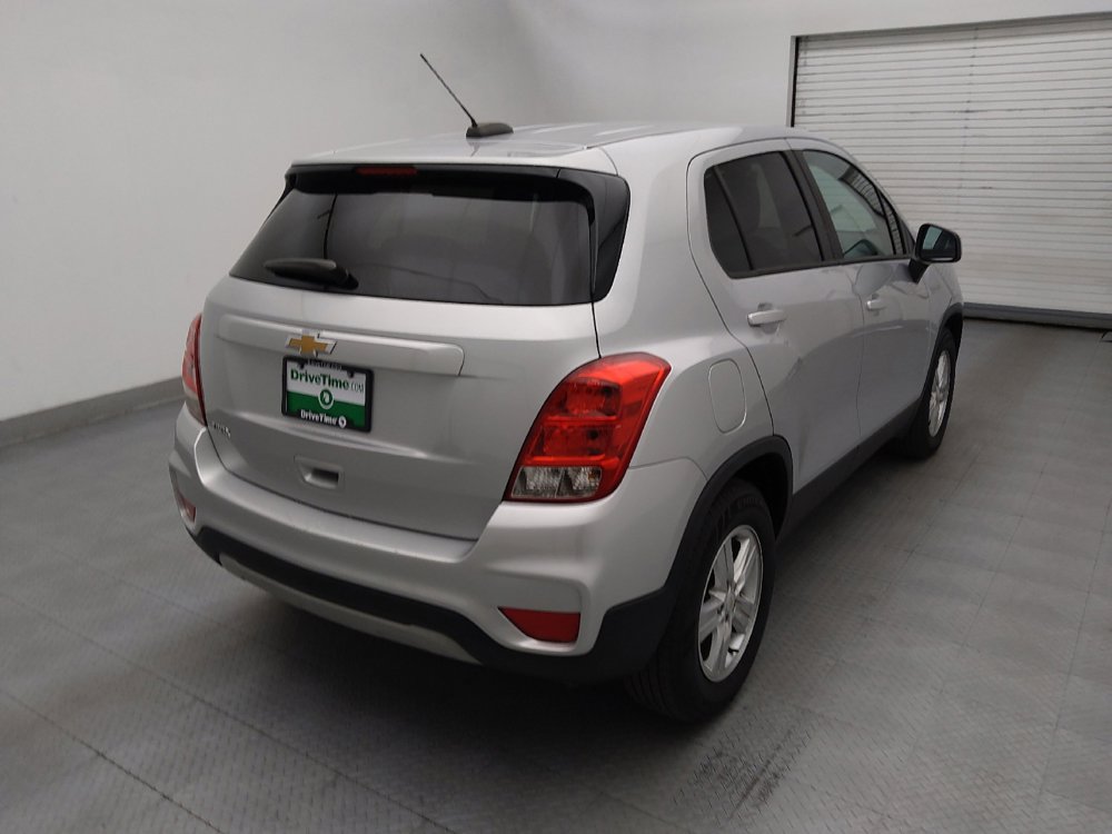 Used 2020 Chevrolet Trax LS w/ Tint and Cruise Package FWD image 9