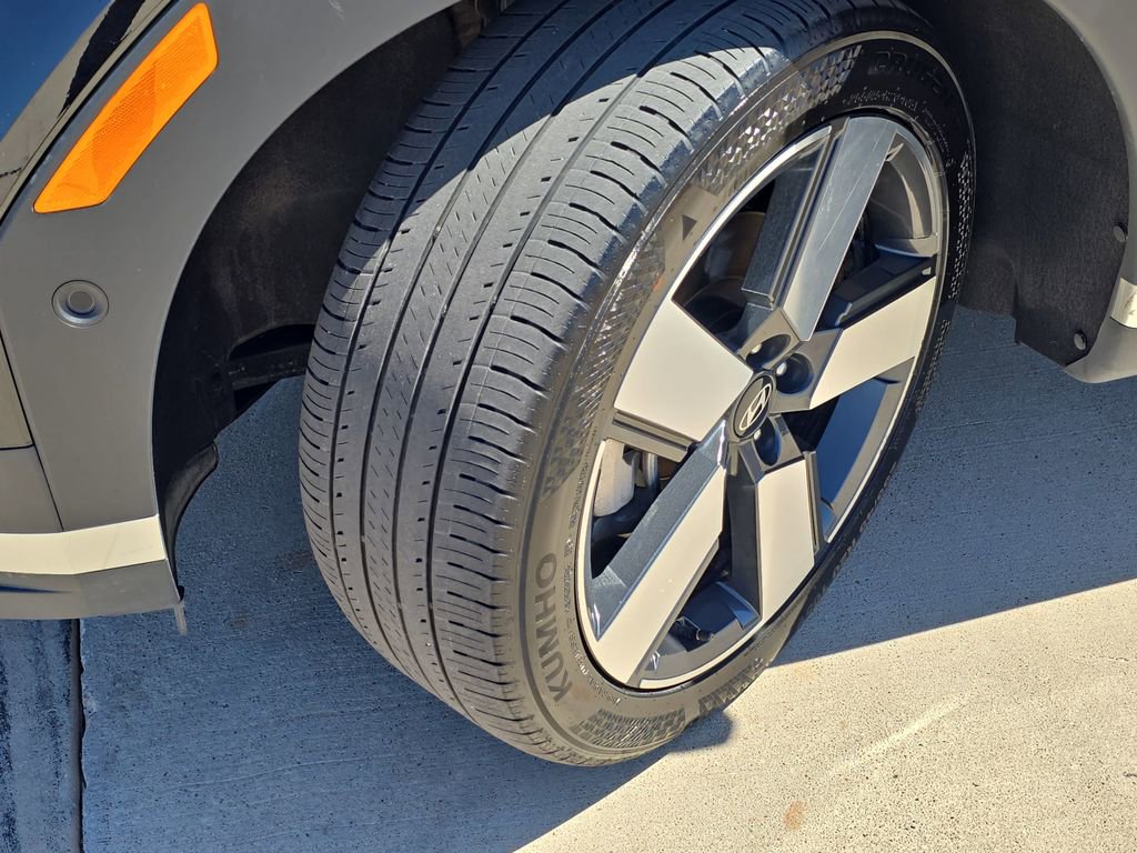 Used 2025 Hyundai Santa Fe Limited image 33