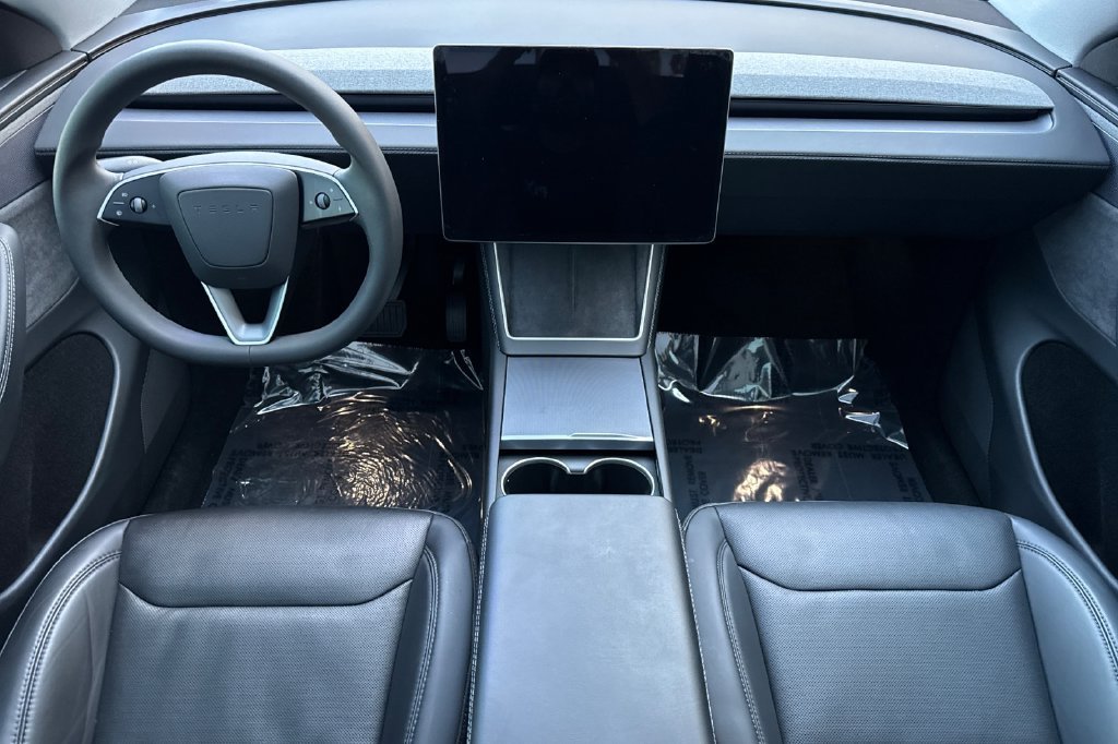 Used 2026 Tesla Model Y Long Range AWD/4WD image 4